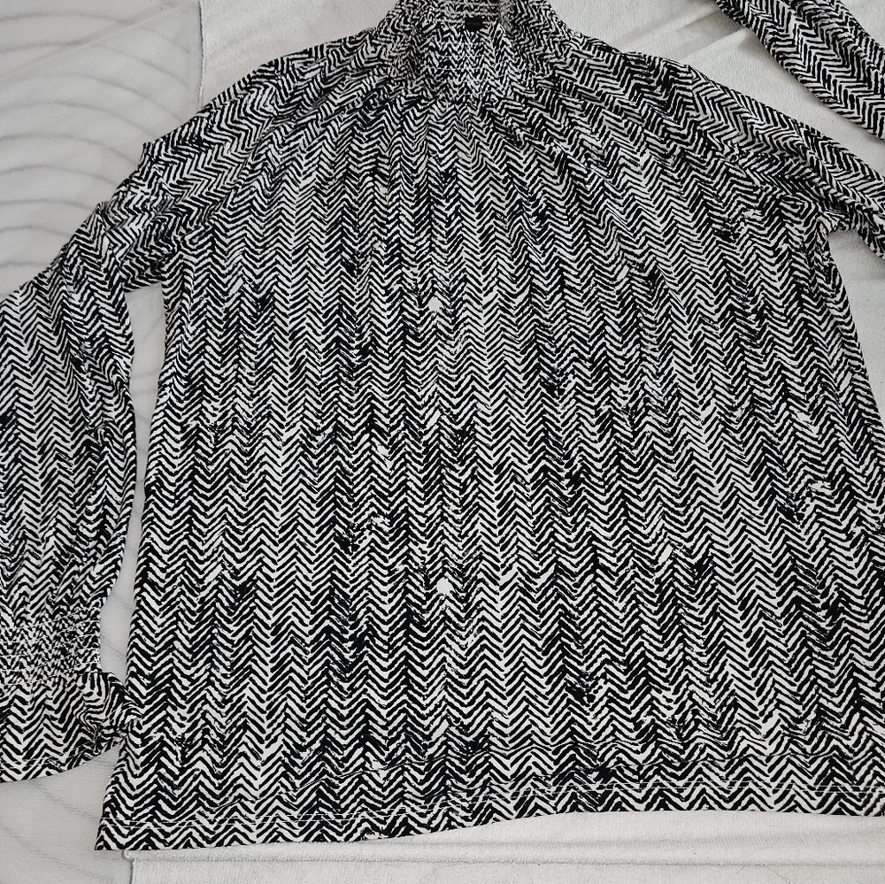 Banana Republic Monochrome Patterned Blouse
